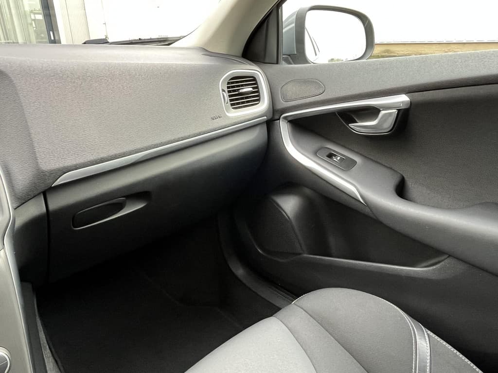 Volvo V40 2.0 T3 Momentum thumbnail 64