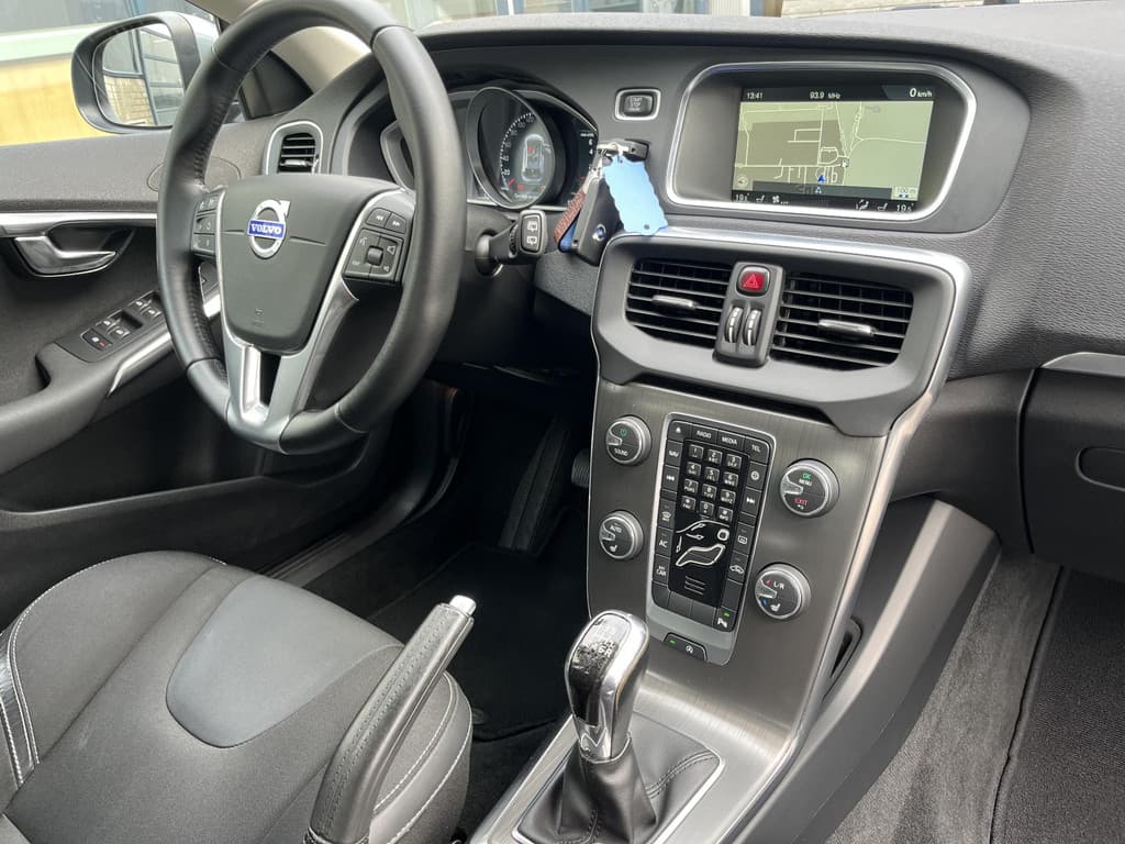 Volvo V40 2.0 T3 Momentum thumbnail 74