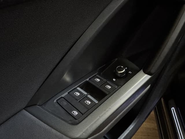 Audi Q3 35 TFSI 150PK S-TRONIC S-LINE thumbnail 23