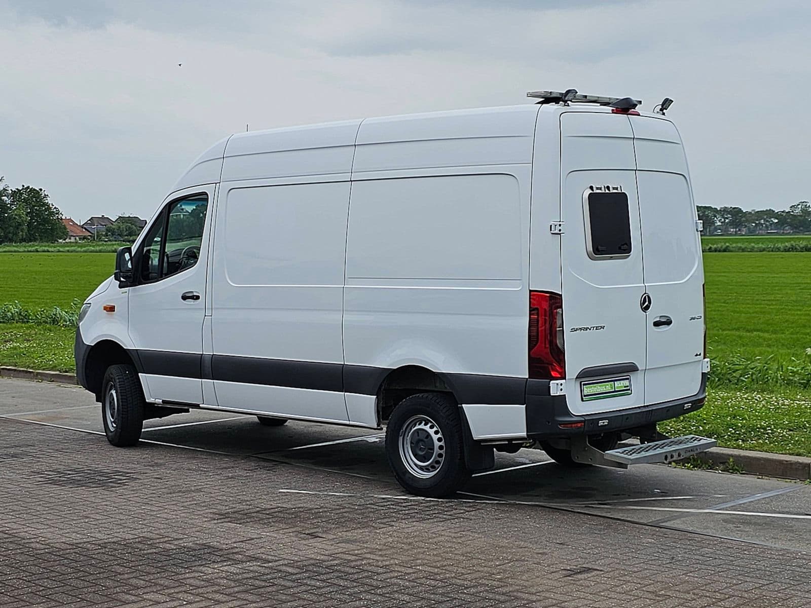 Mercedes-Benz Sprinter thumbnail 5