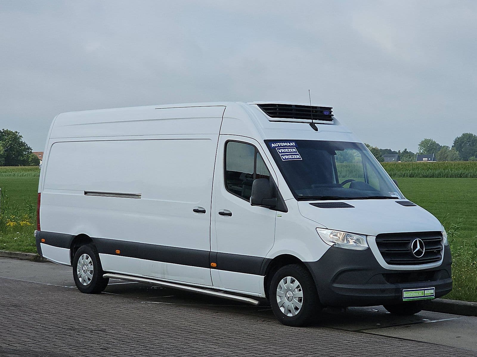 Mercedes-Benz Sprinter thumbnail 4