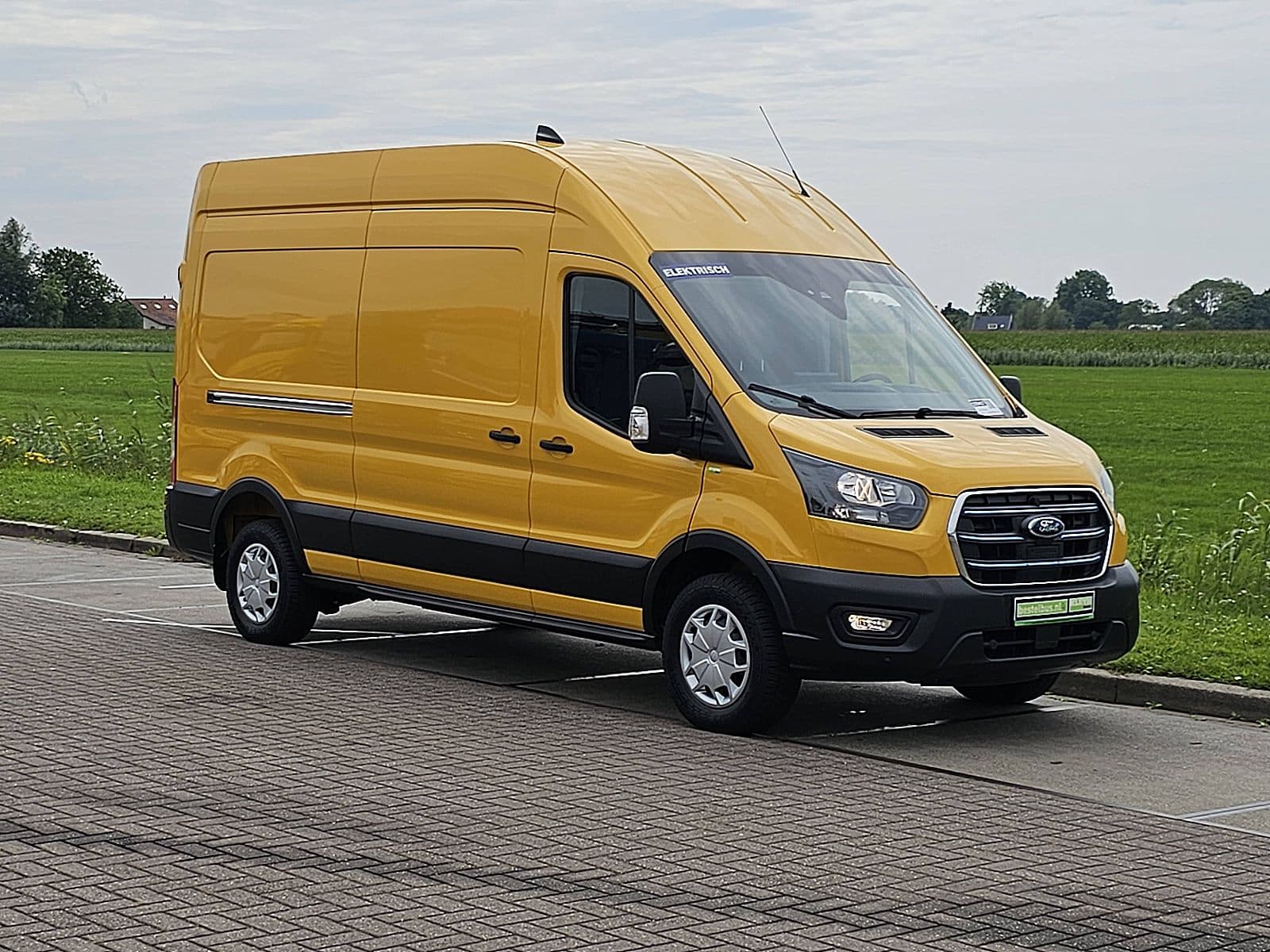 Ford E-Transit thumbnail 4