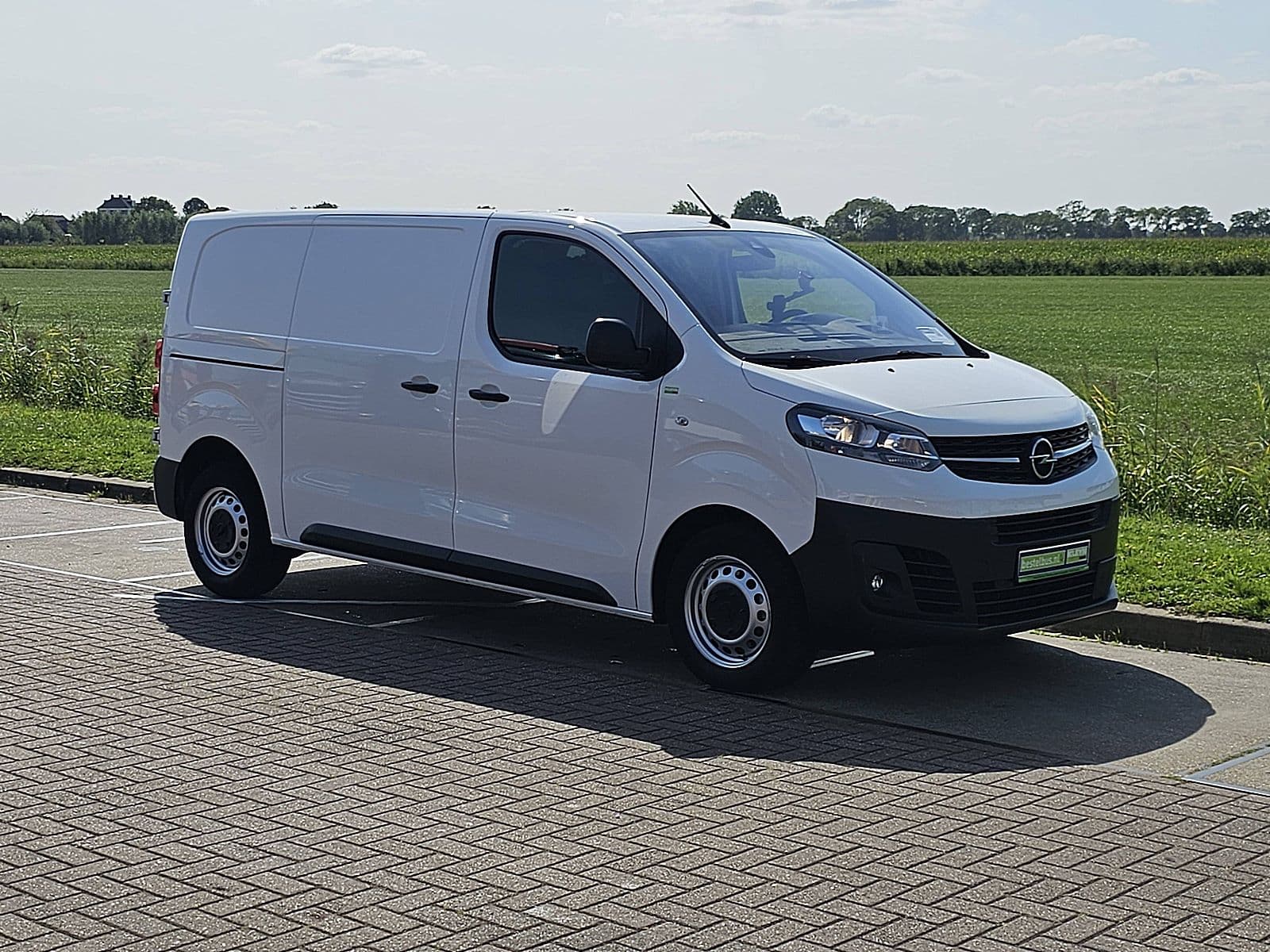 Opel Vivaro thumbnail 4
