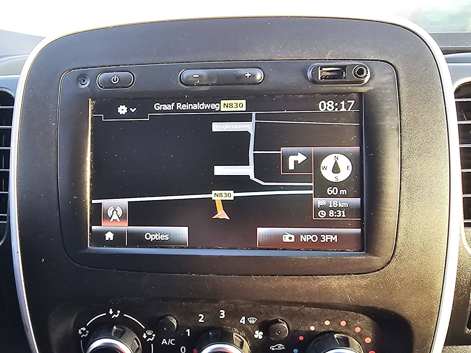 Renault Trafic thumbnail 10