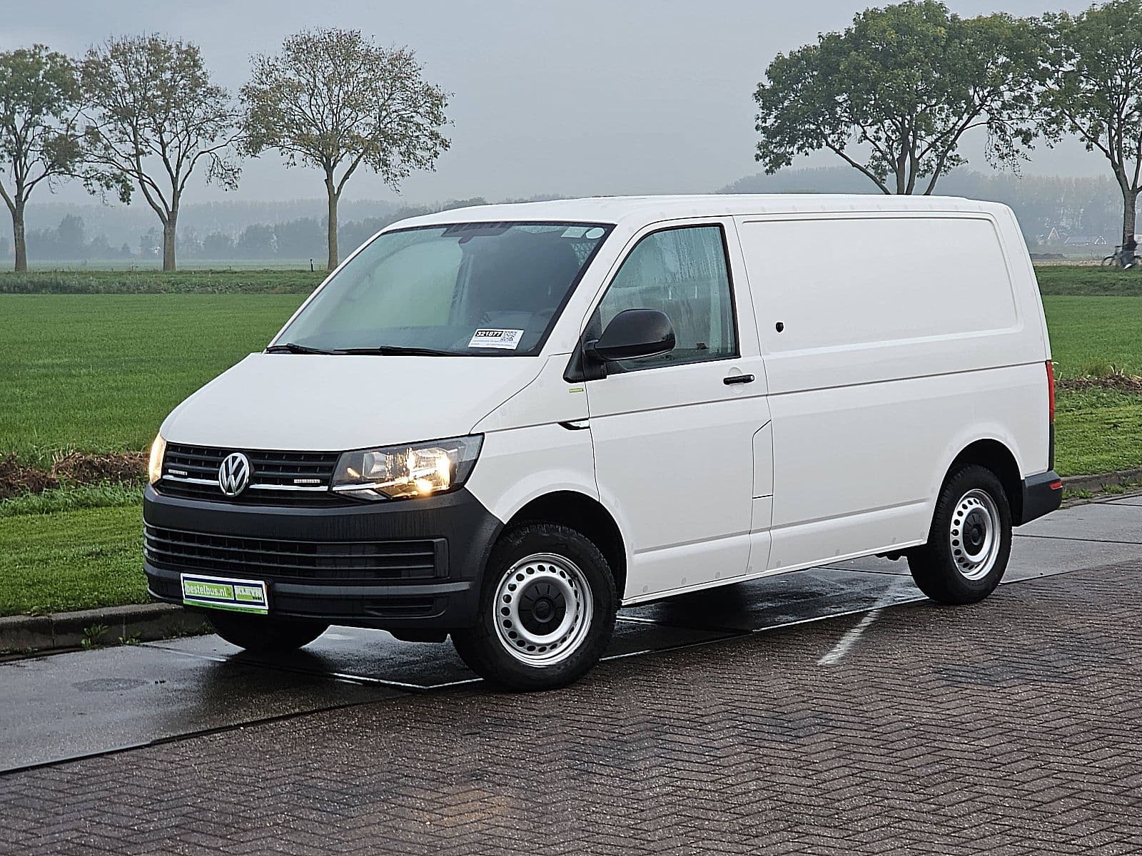 Volkswagen Transporter thumbnail 2