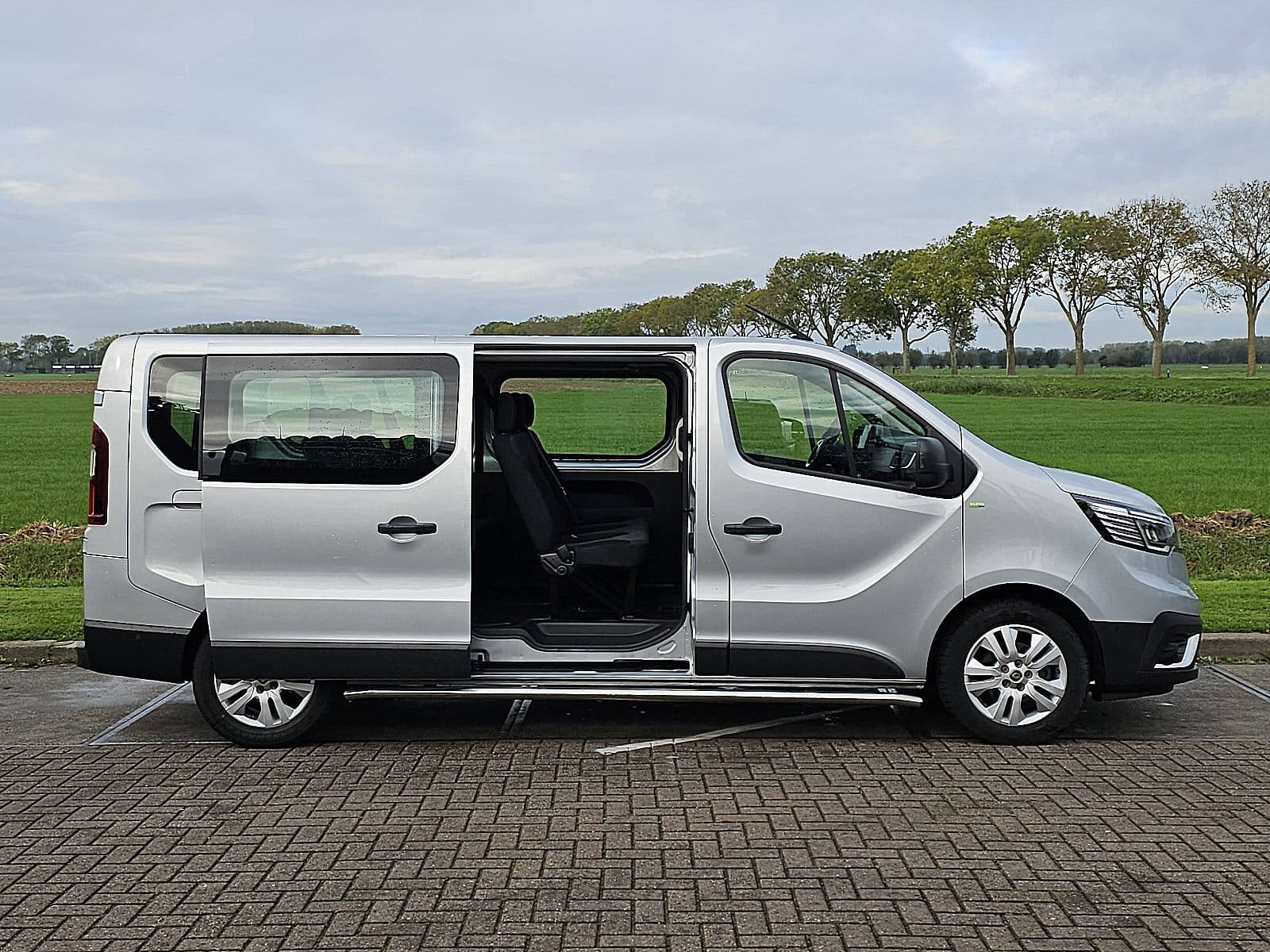 Renault Trafic thumbnail 15