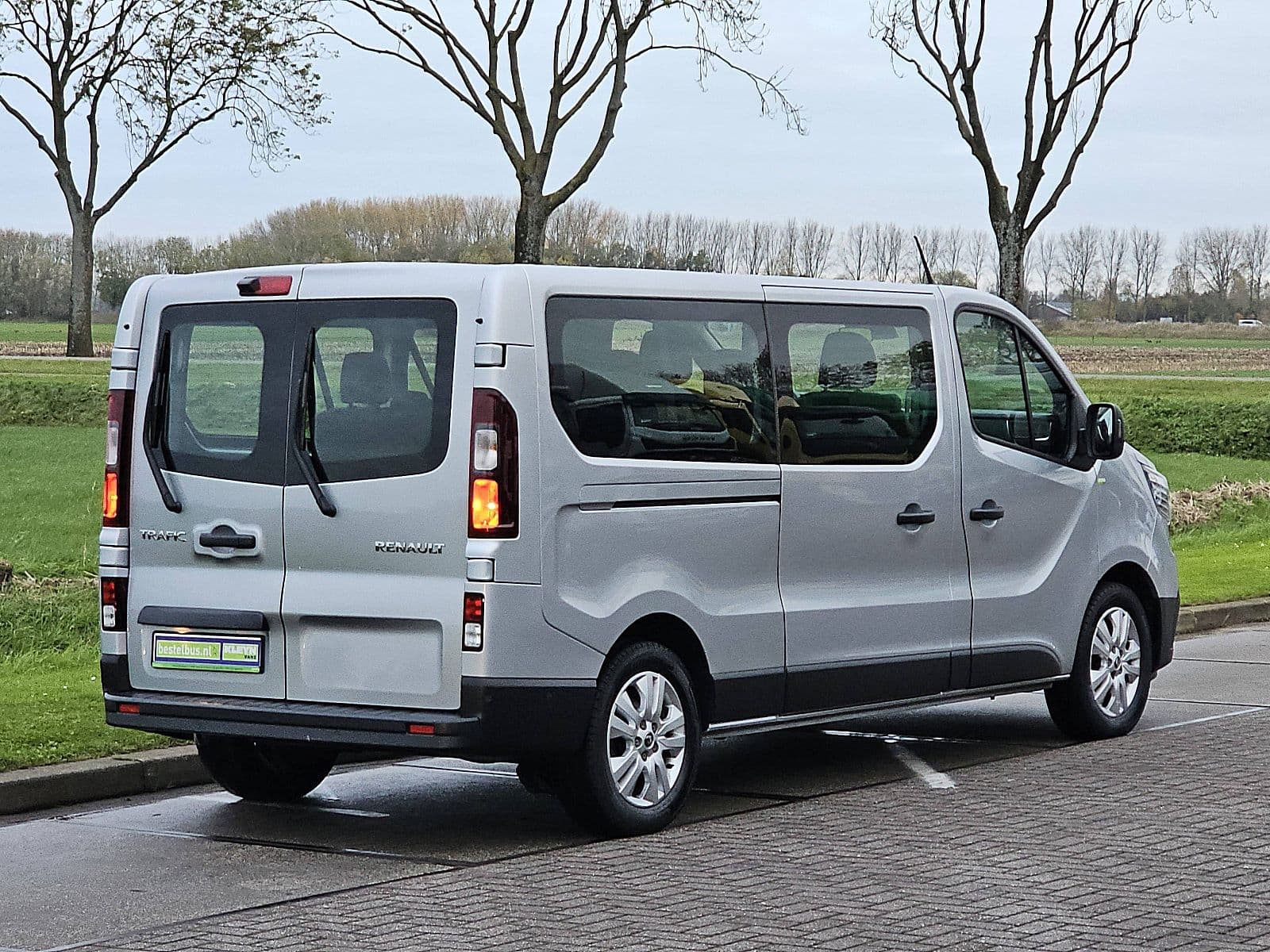 Renault Trafic thumbnail 3