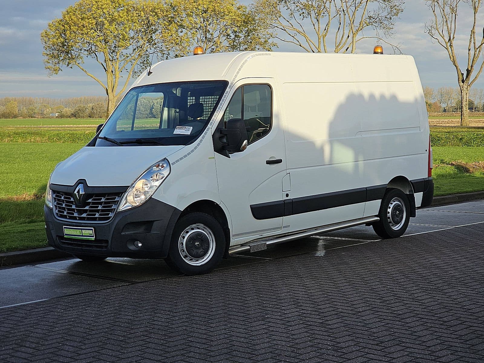 Renault Master thumbnail 2