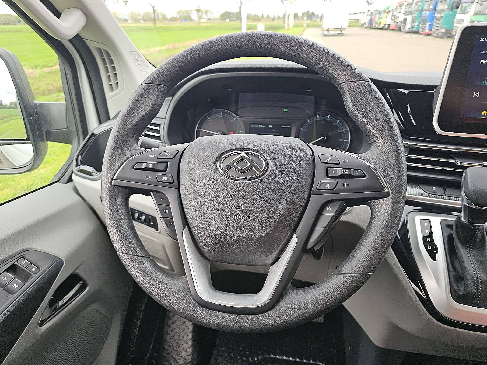 Maxus Ev thumbnail 10