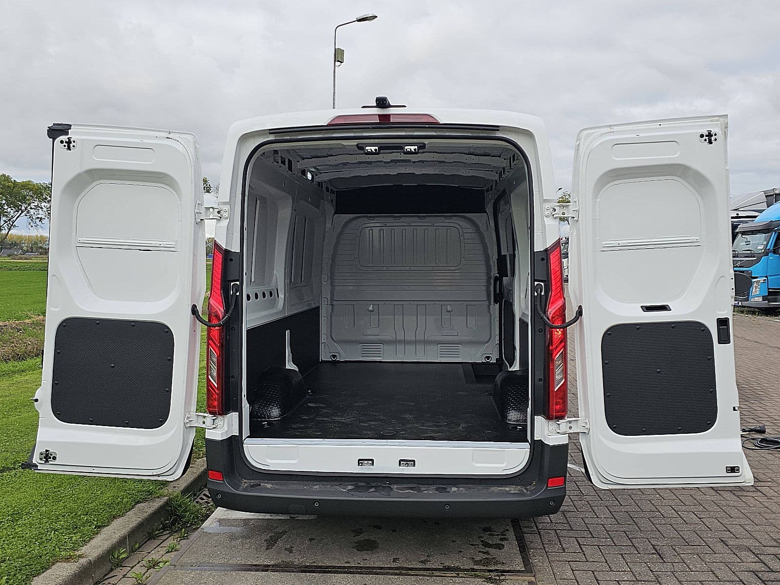 Maxus Ev thumbnail 13