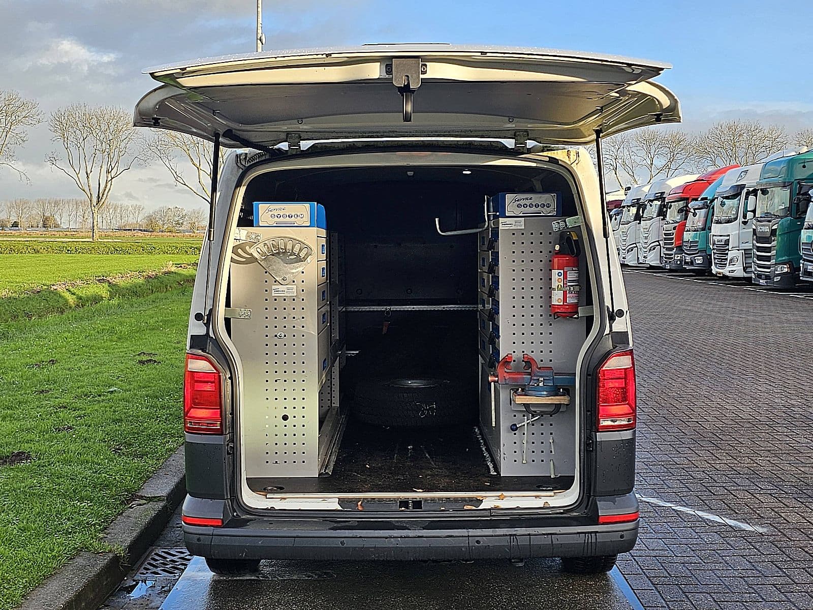 Volkswagen Transporter thumbnail 13