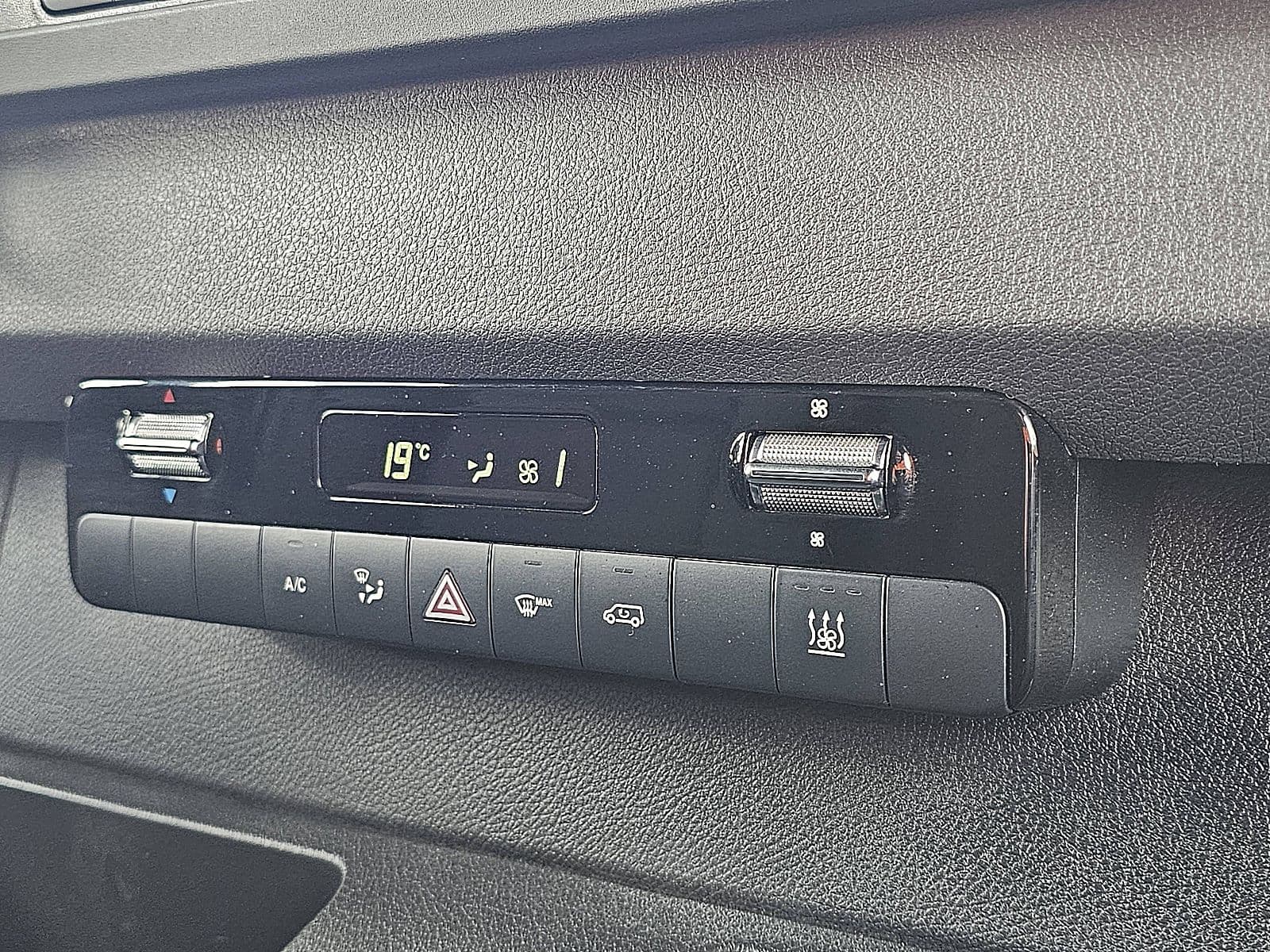 Mercedes-Benz Sprinter thumbnail 9