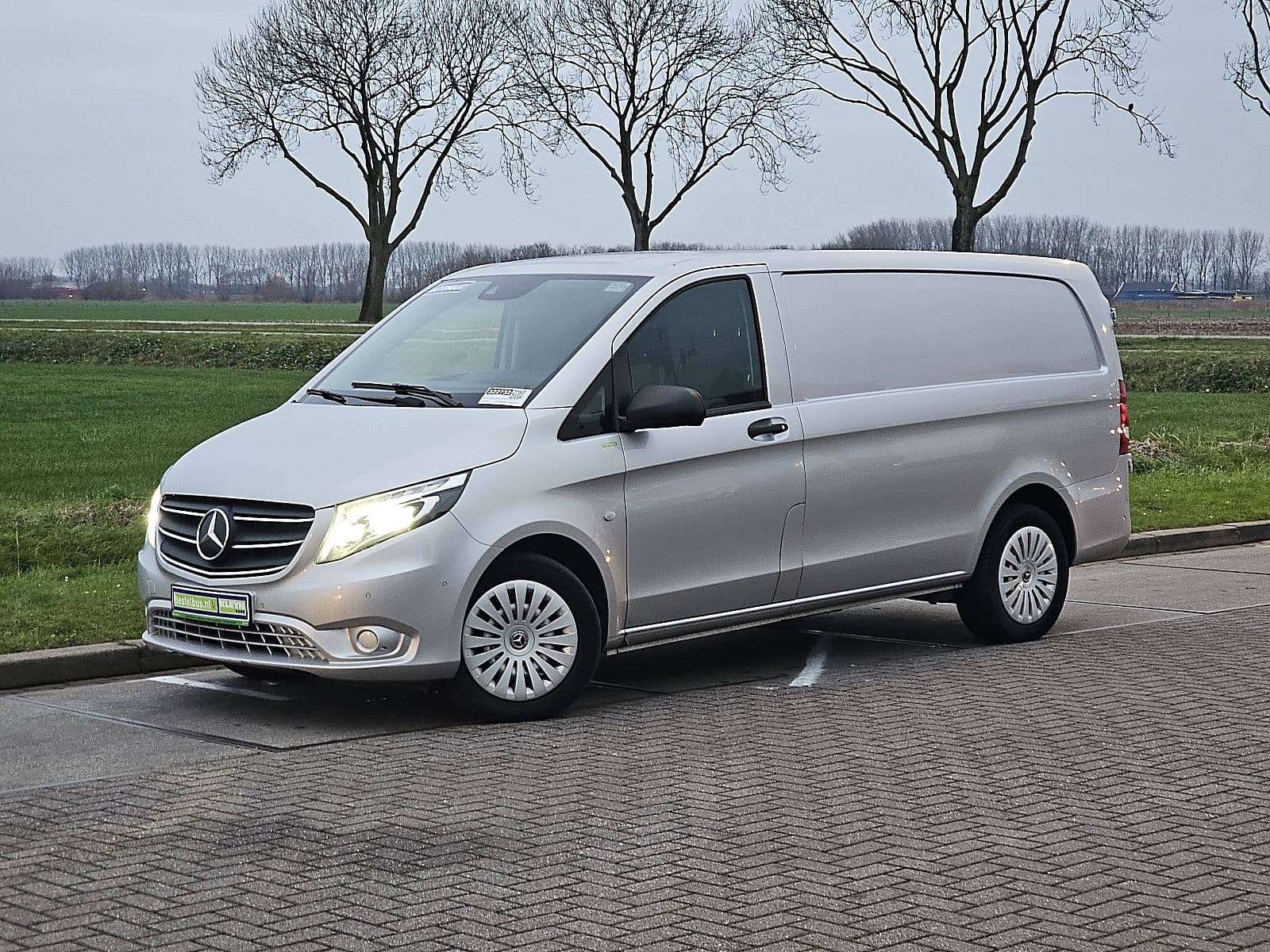 Mercedes-Benz Vito thumbnail 2
