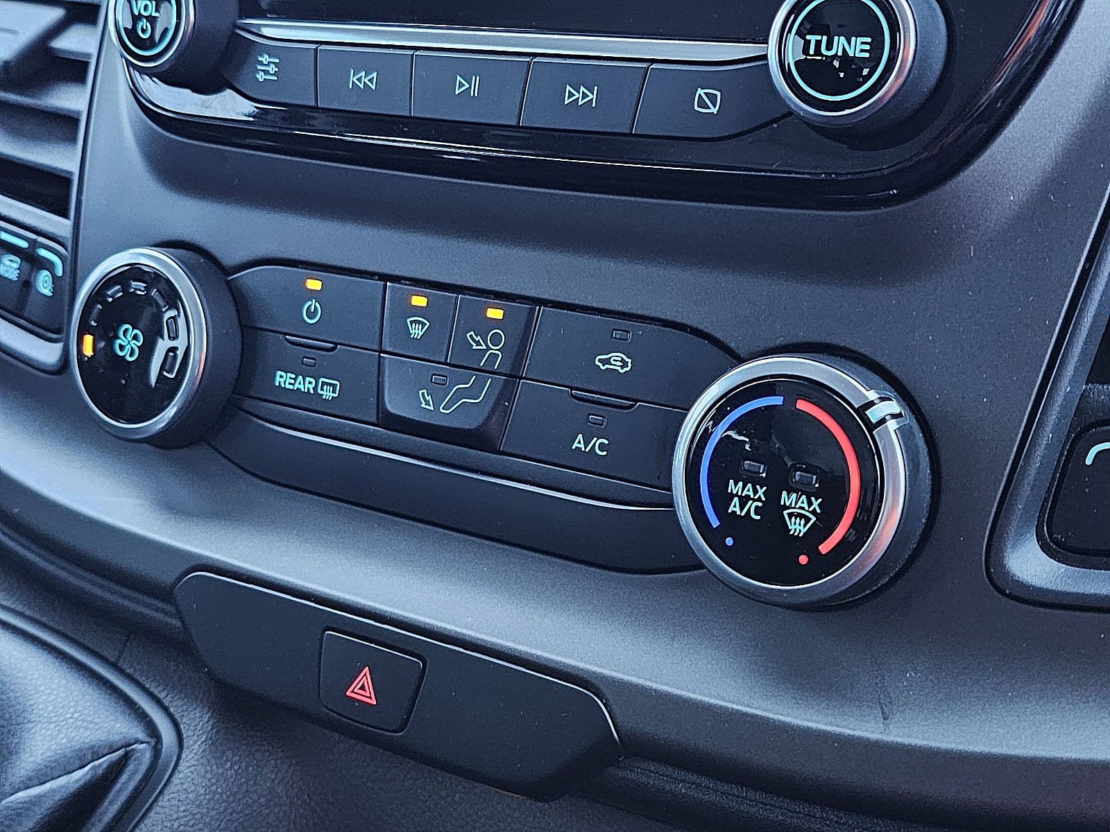 Ford Transit thumbnail 9