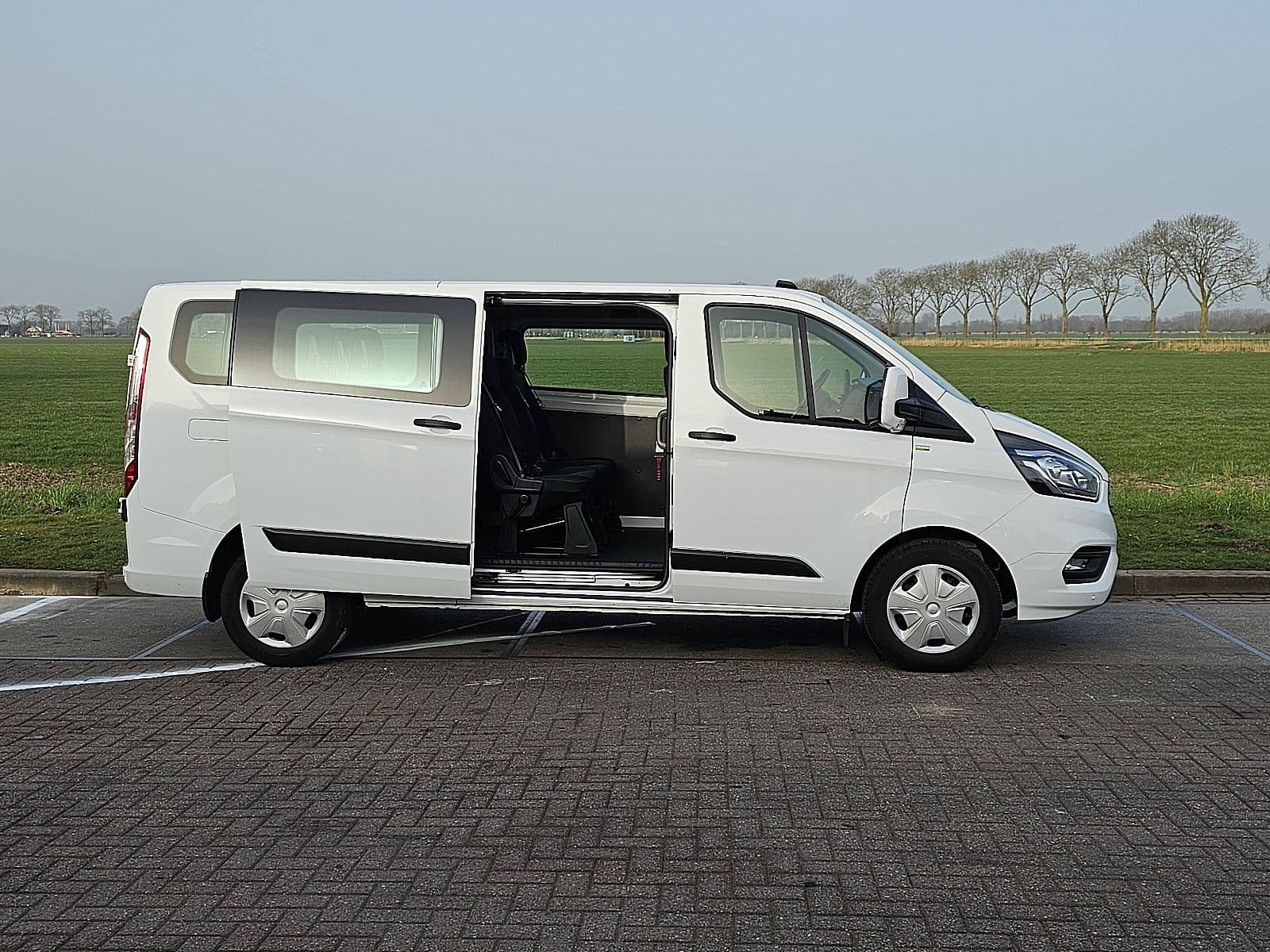 Ford Transit thumbnail 15