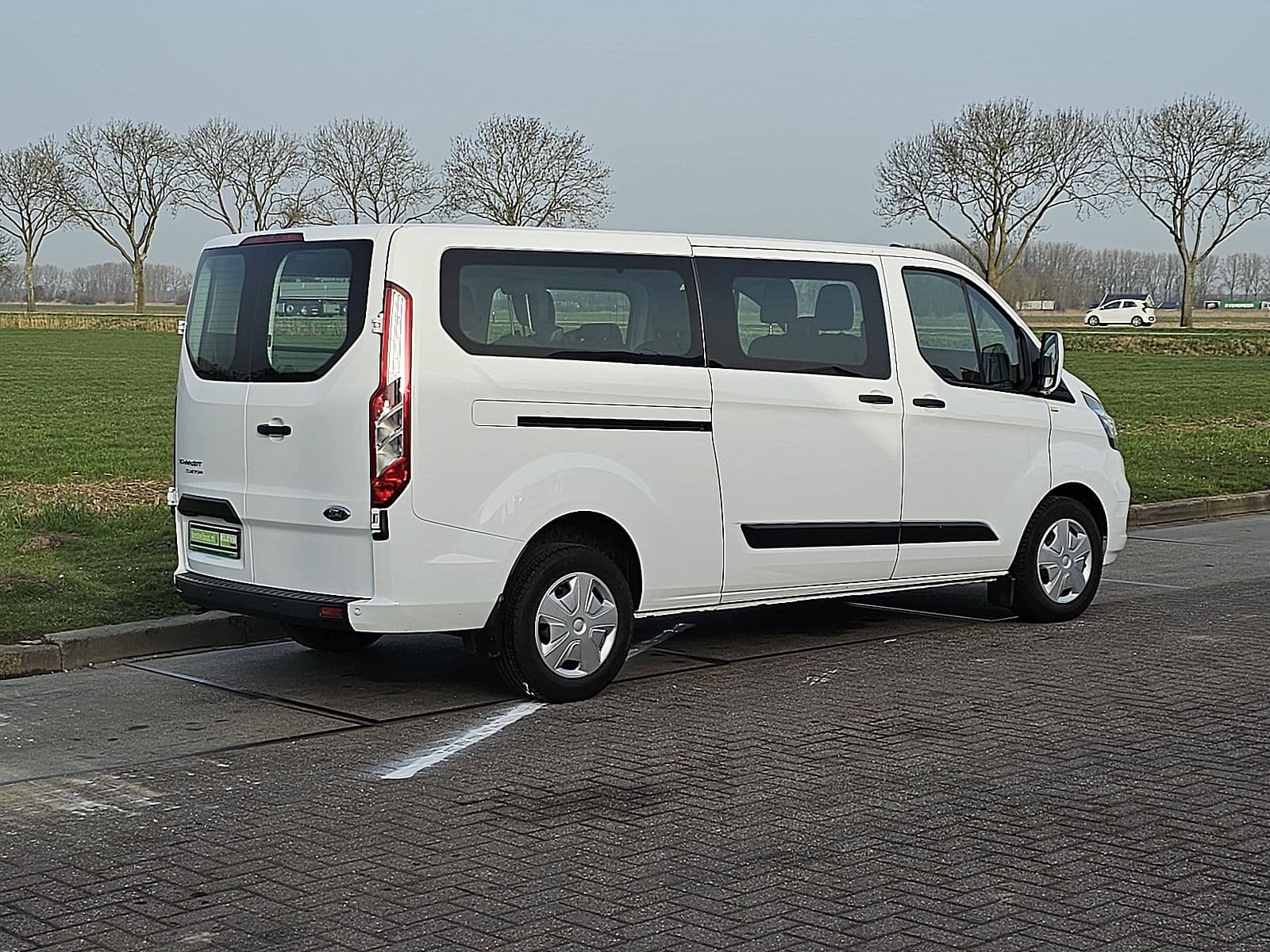 Ford Transit thumbnail 3