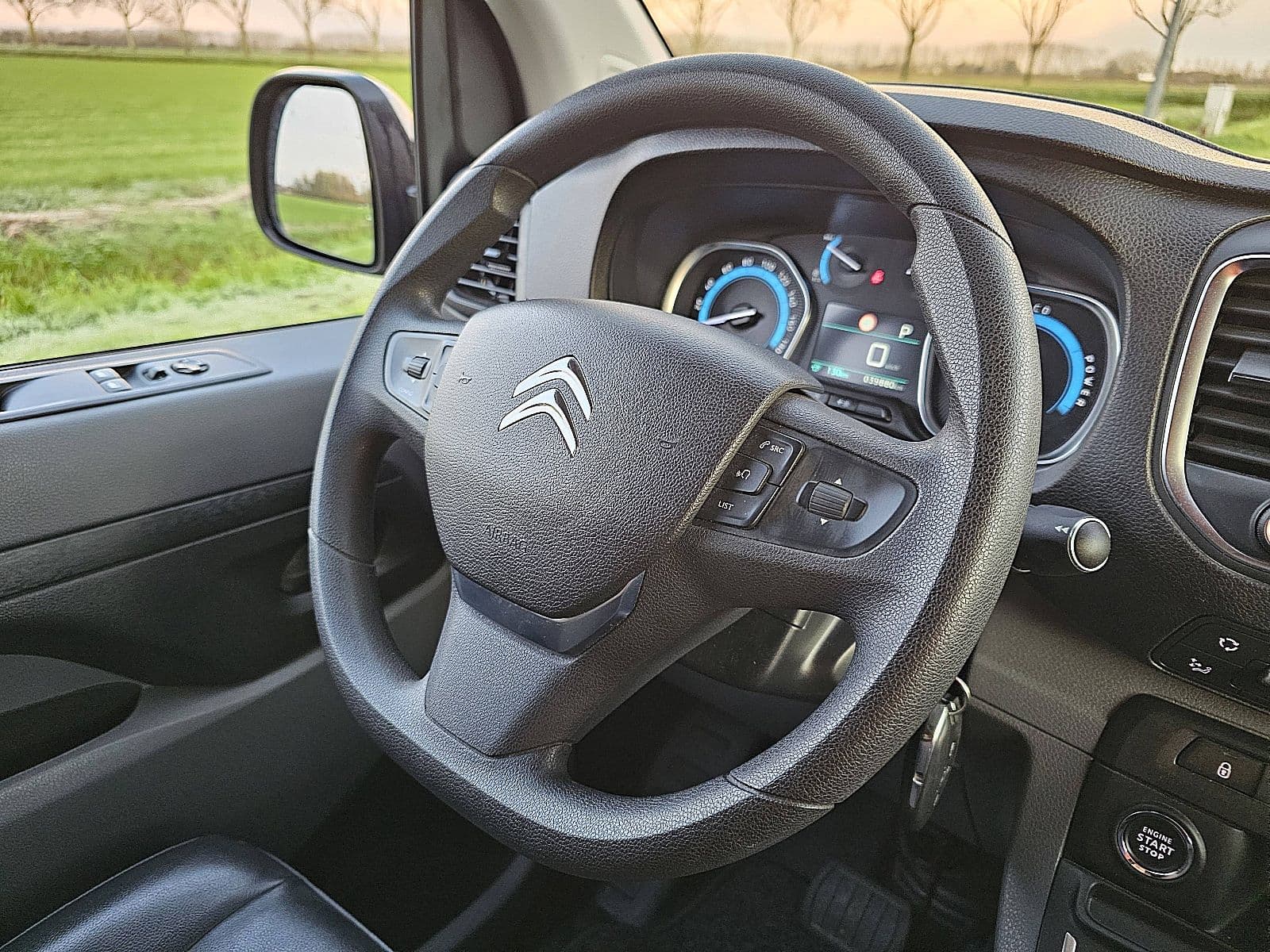 Citroen E-Jumpy thumbnail 11