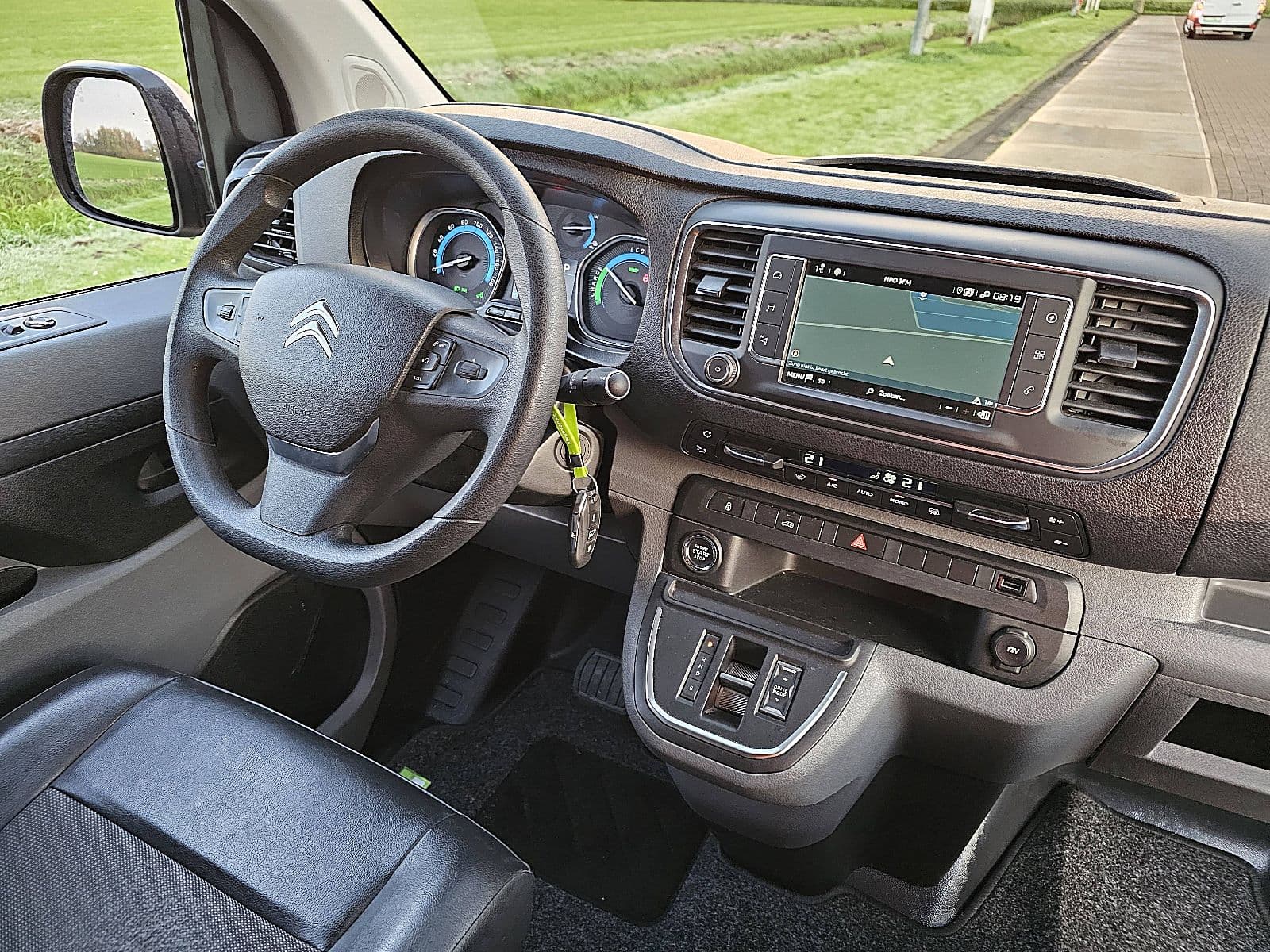 Citroen E-Jumpy thumbnail 7