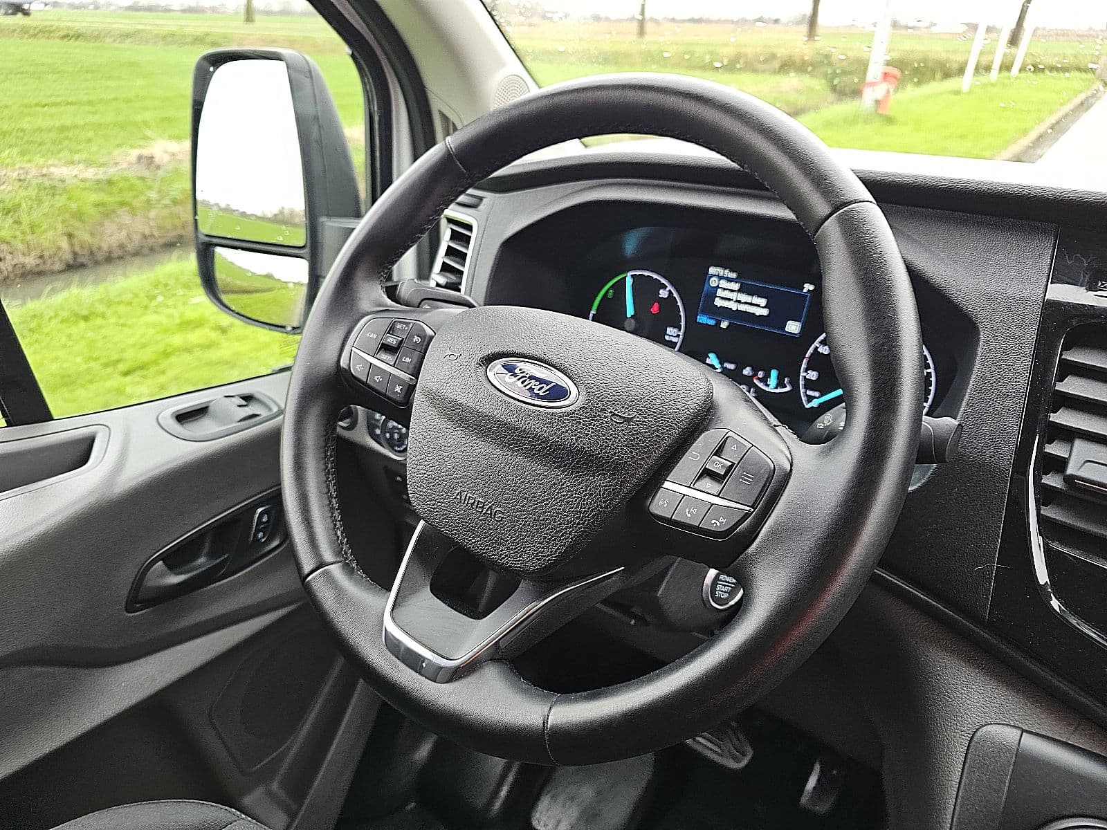 Ford E-Transit thumbnail 9