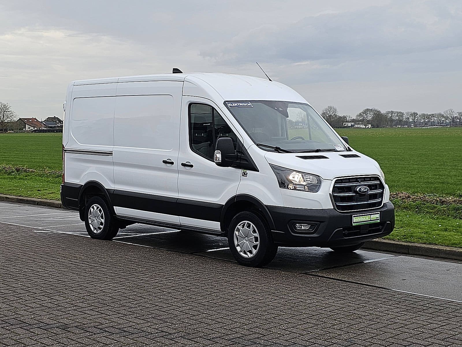 Ford E-Transit thumbnail 4