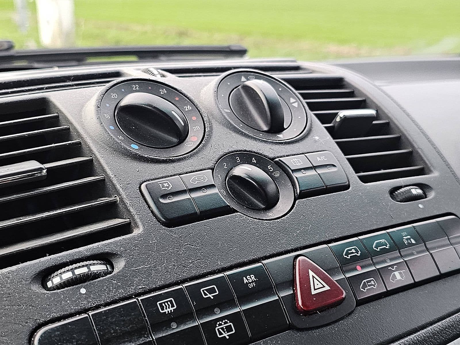 Mercedes-Benz Viano thumbnail 9