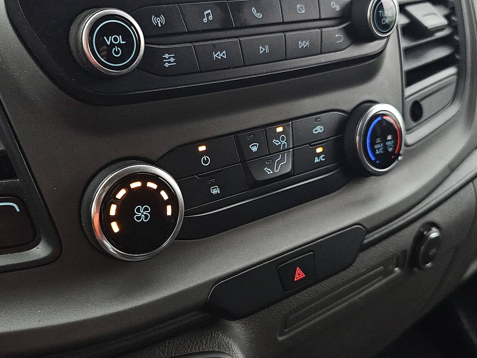 Ford Transit thumbnail 8