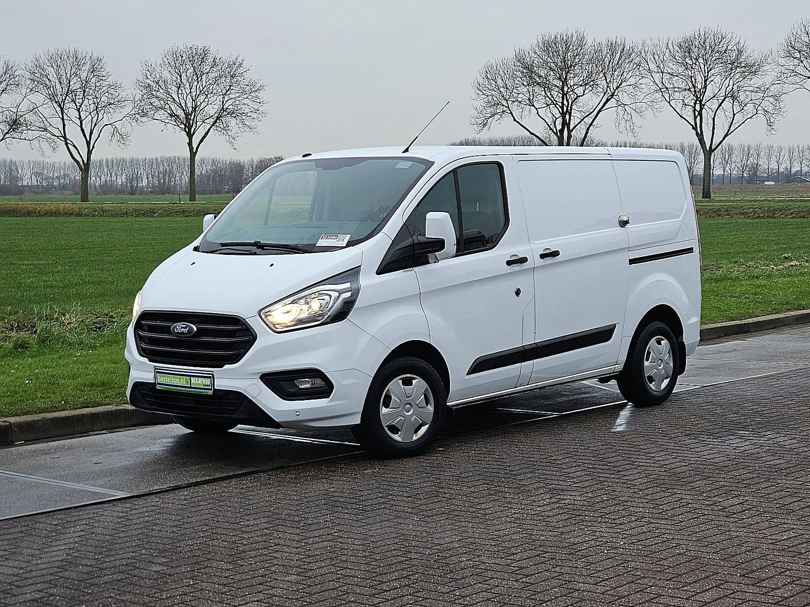 Ford Transit thumbnail 2