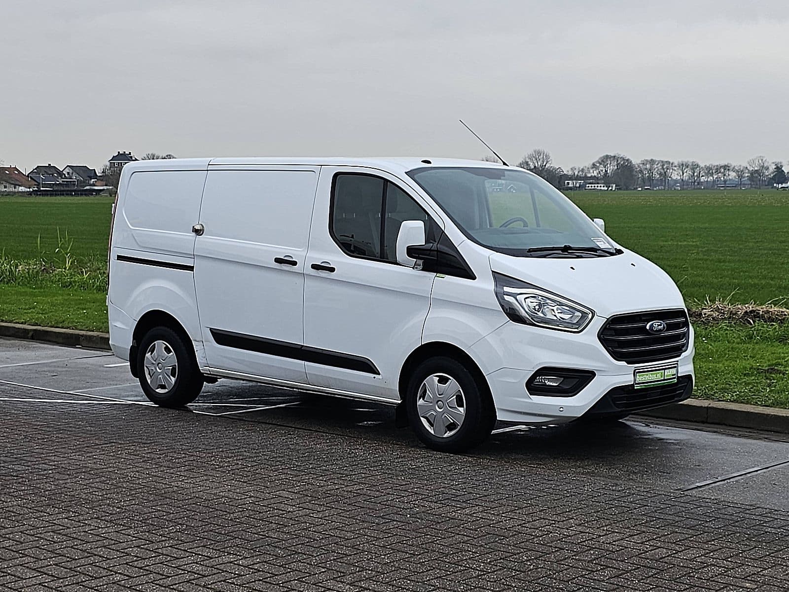 Ford Transit thumbnail 4