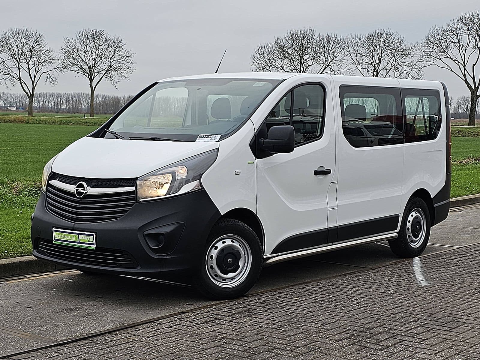Opel Vivaro thumbnail 2