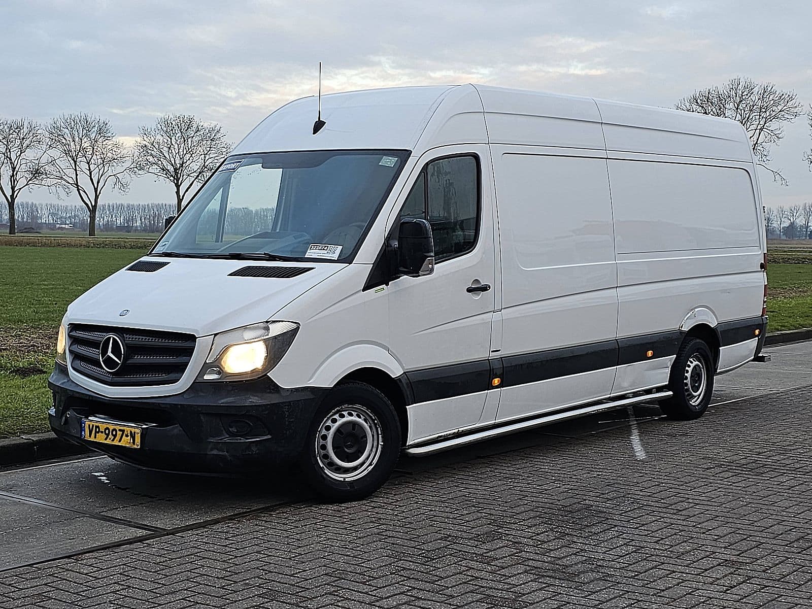 Mercedes-Benz Sprinter thumbnail 2