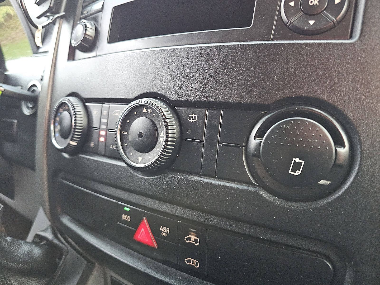 Mercedes-Benz Sprinter thumbnail 9