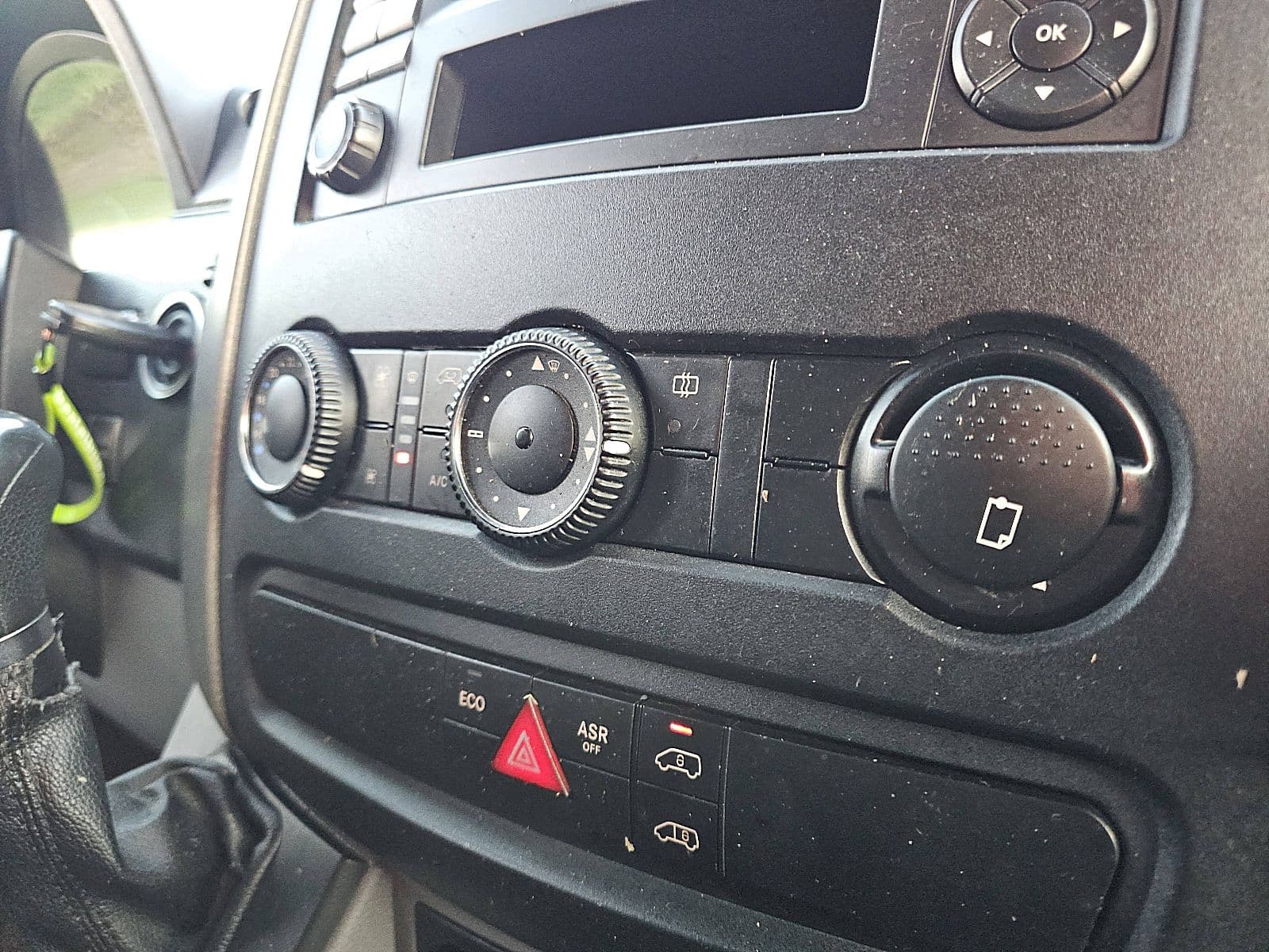 Mercedes-Benz Sprinter thumbnail 9