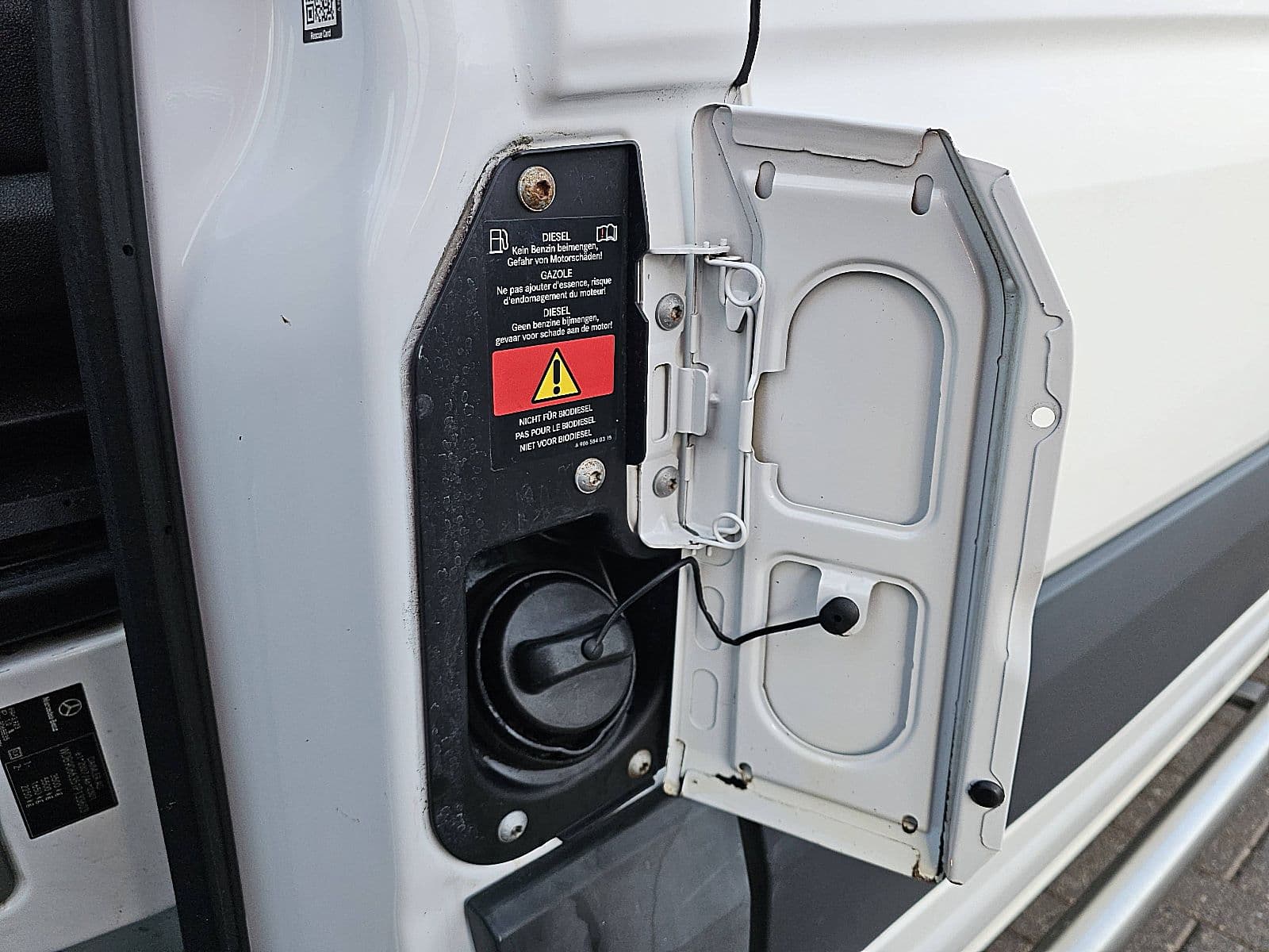 Mercedes-Benz Sprinter thumbnail 16