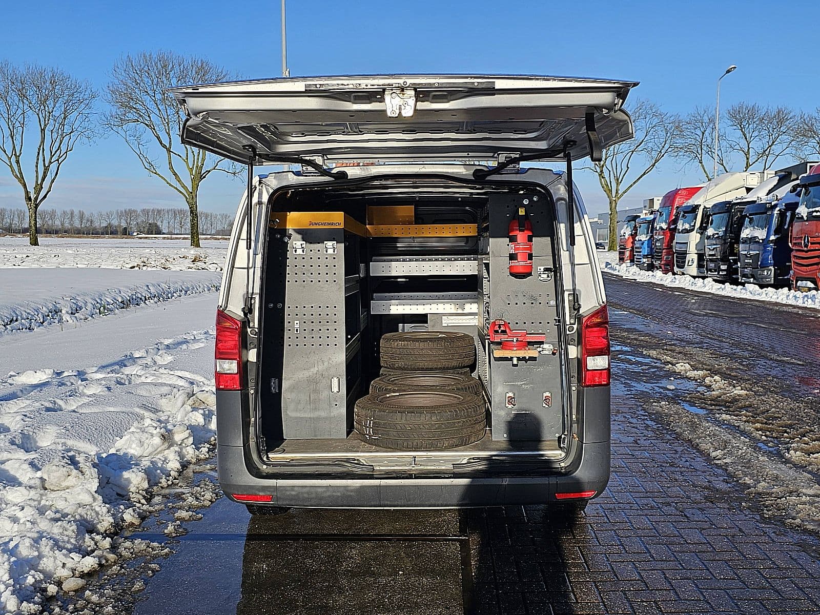 Mercedes-Benz Vito thumbnail 9