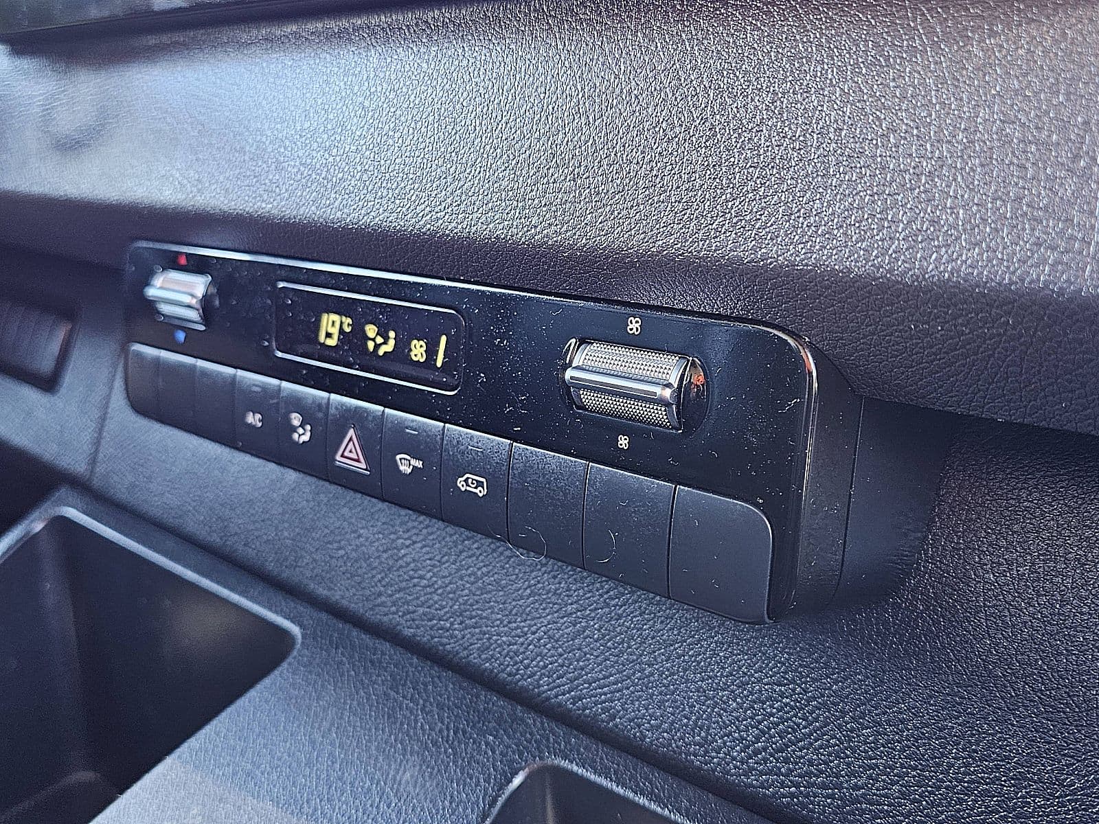 Mercedes-Benz Sprinter thumbnail 9