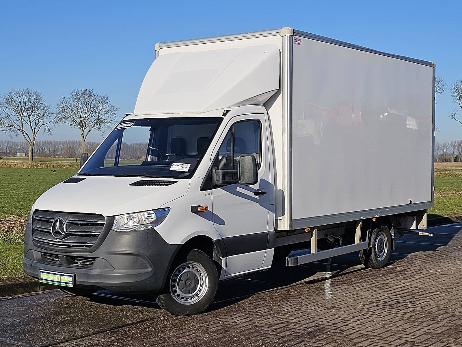 Mercedes-Benz Sprinter thumbnail 2