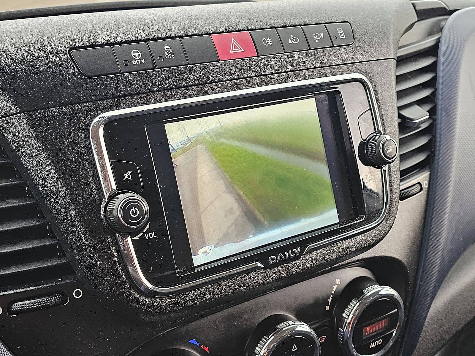 Iveco Daily thumbnail 16