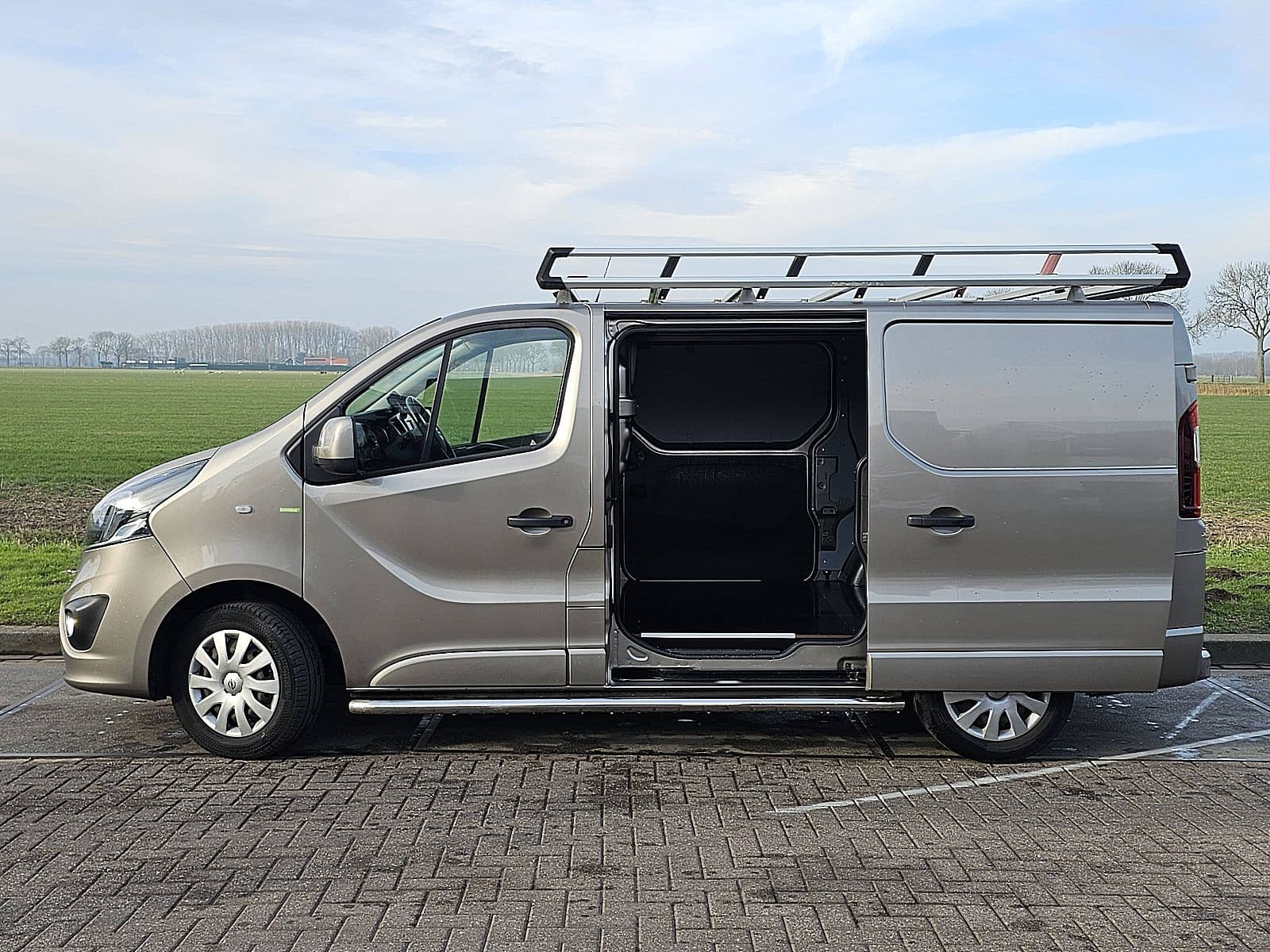 Opel Vivaro thumbnail 17