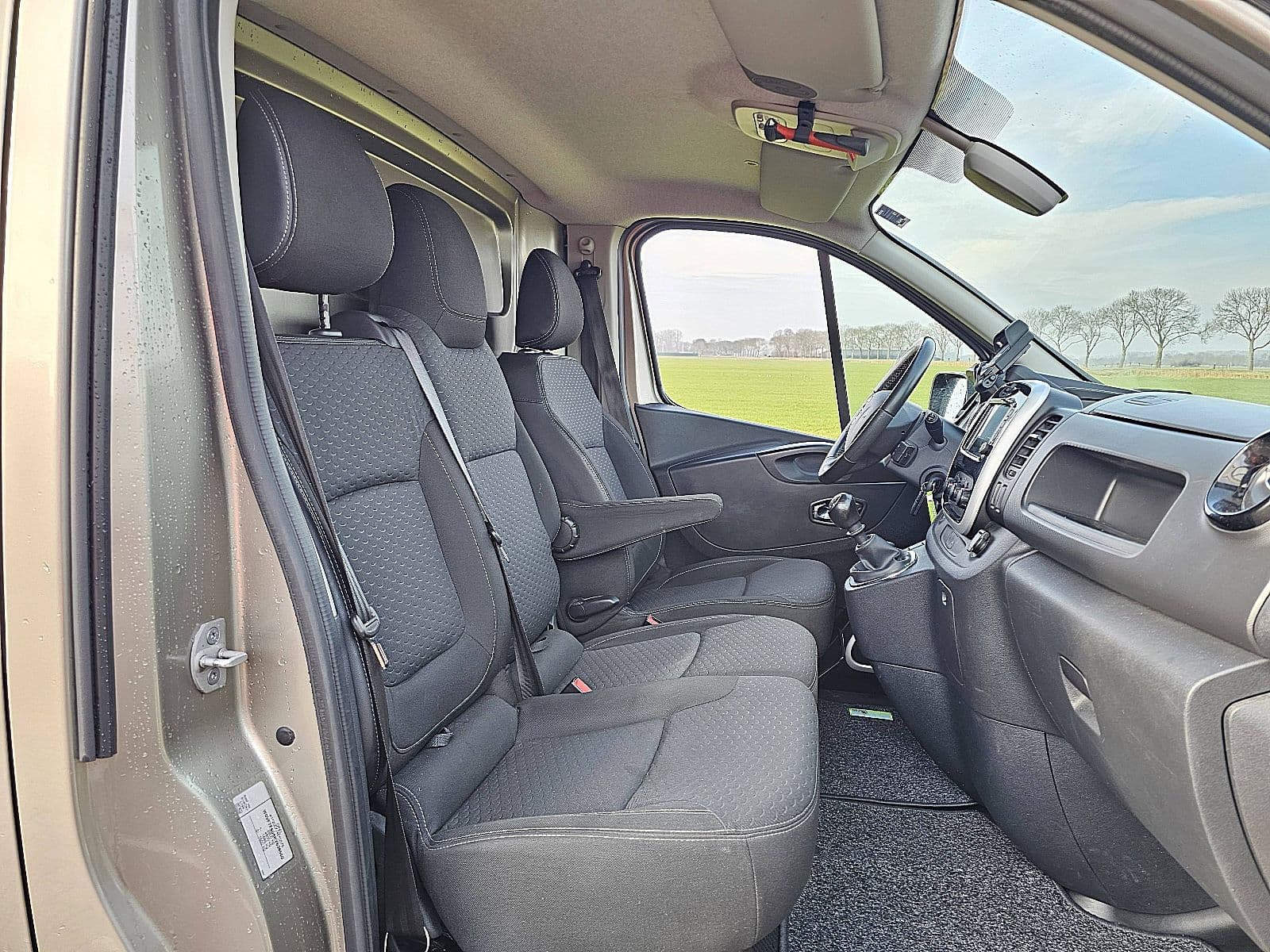 Opel Vivaro thumbnail 6