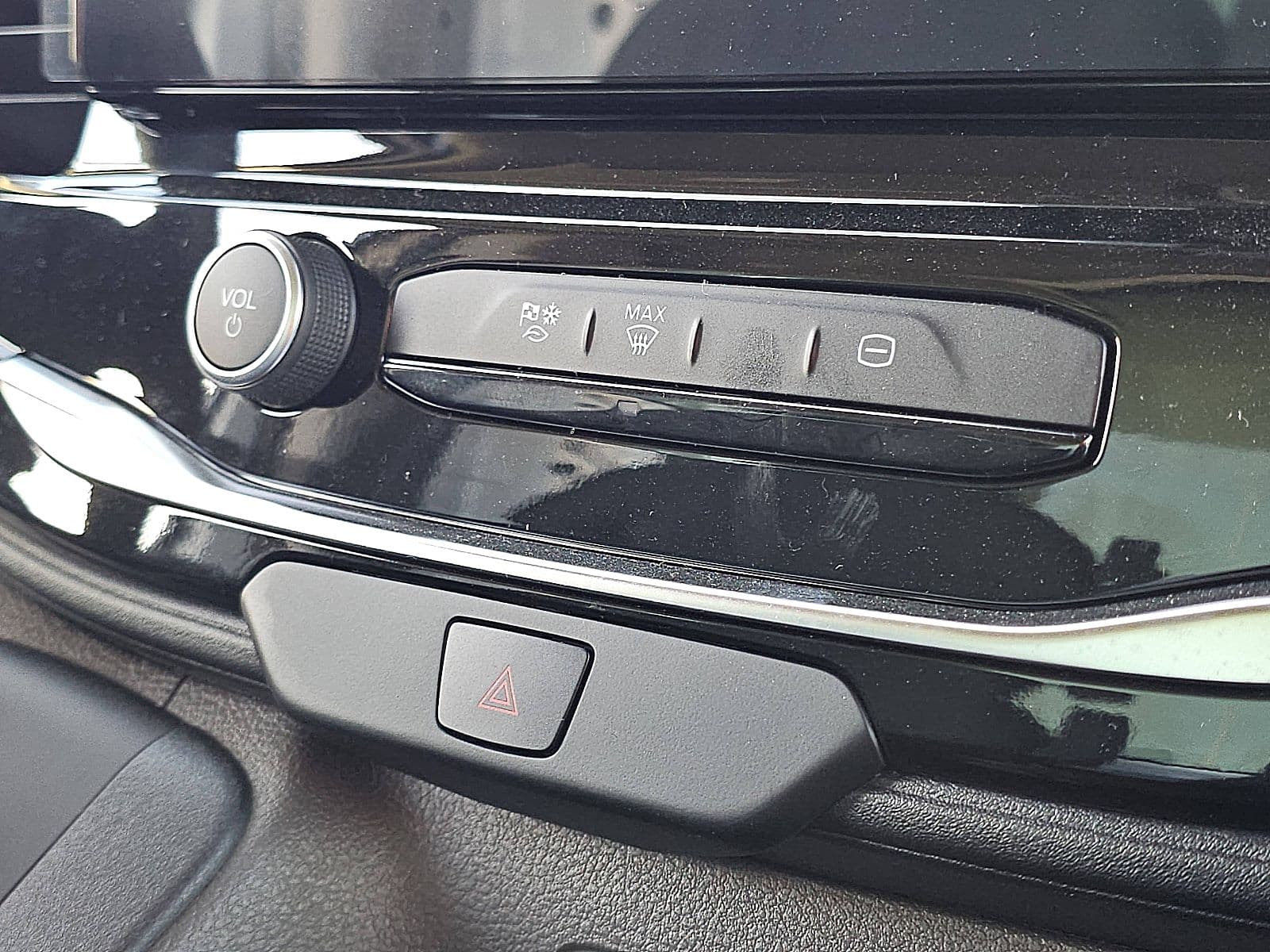 Ford E-Transit thumbnail 9