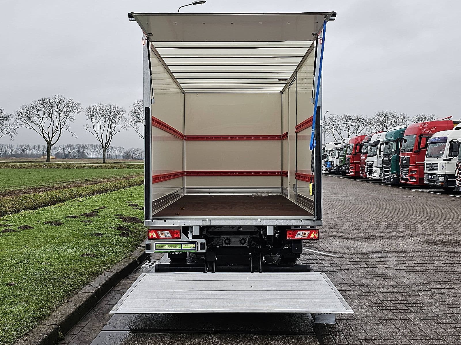 Ford E-Transit thumbnail 12