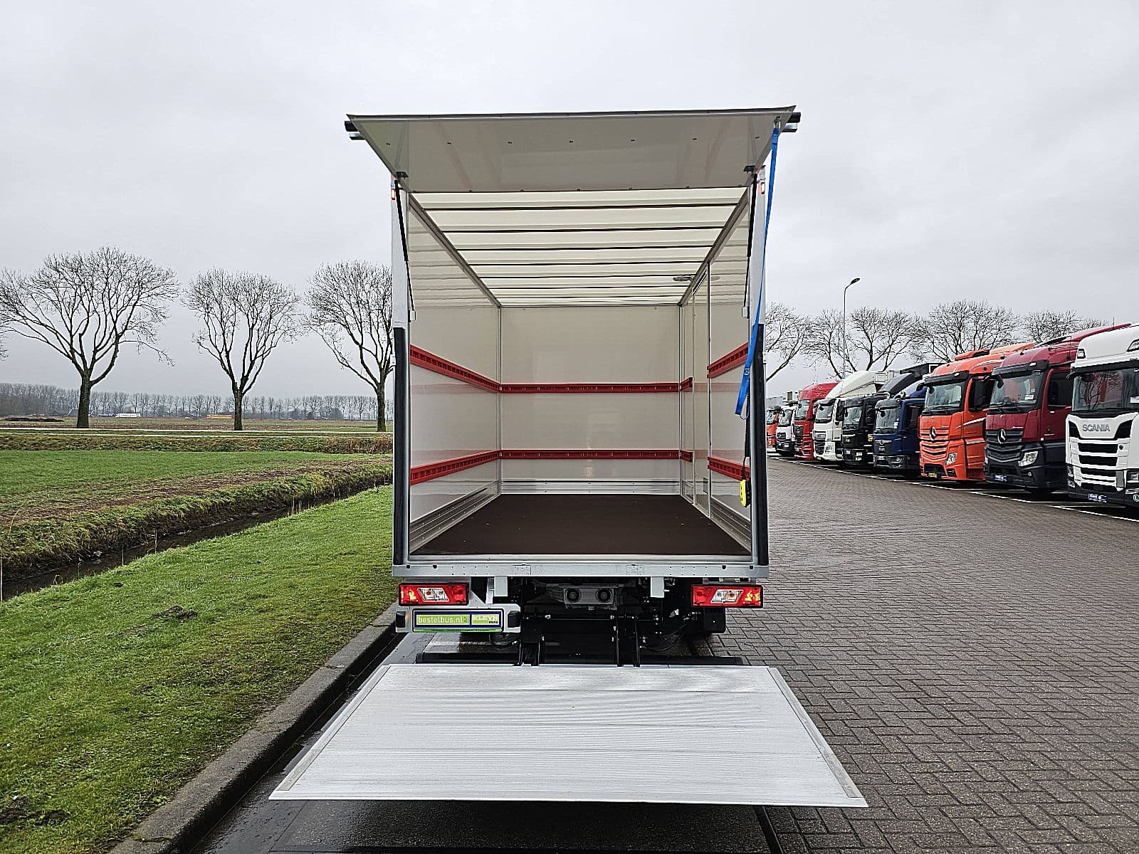 Ford E-Transit thumbnail 13