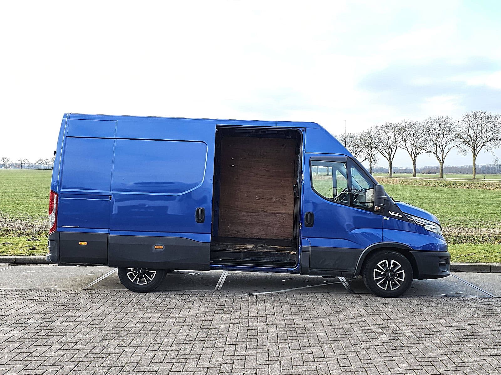 Iveco Daily thumbnail 14