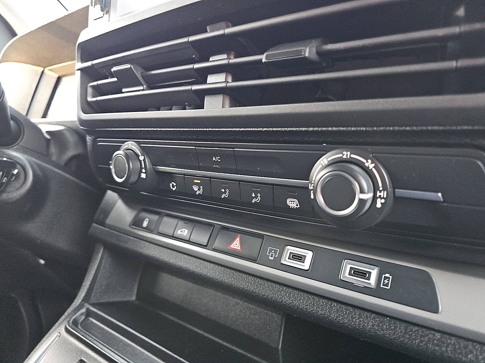 Opel Vivaro thumbnail 9