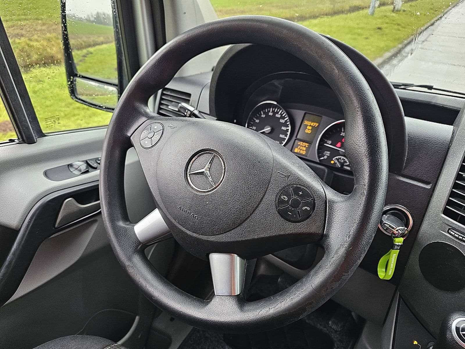 Mercedes-Benz Sprinter thumbnail 8