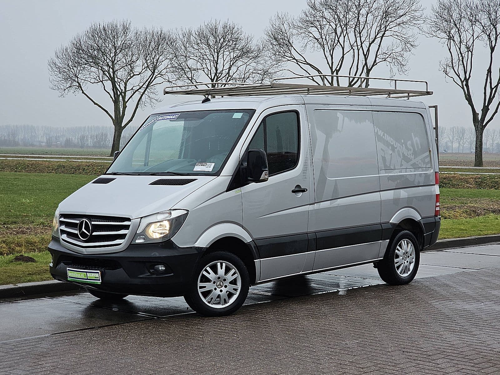 Mercedes-Benz Sprinter thumbnail 2