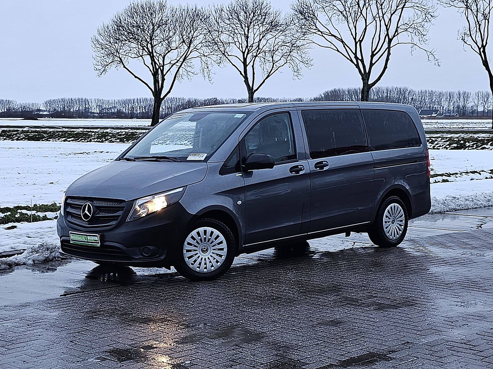 Mercedes-Benz Vito thumbnail 2