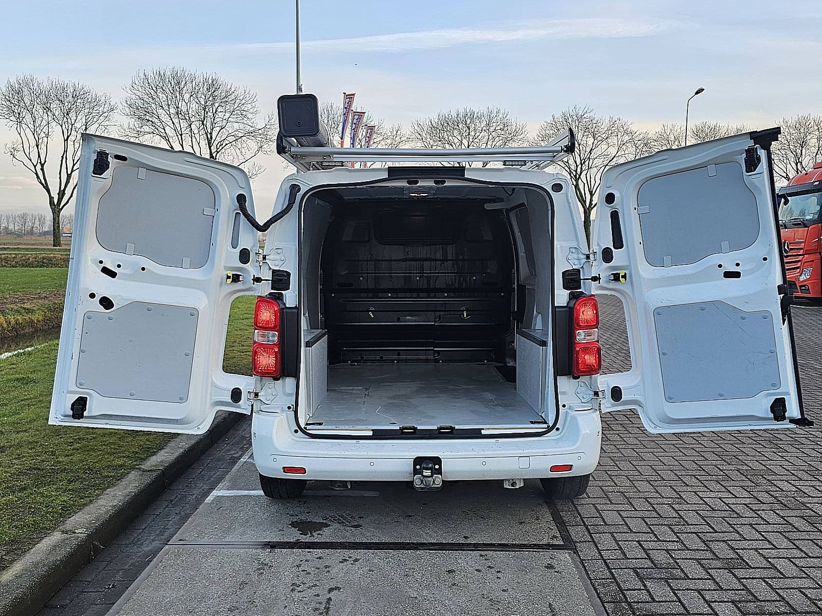 Peugeot Expert thumbnail 14