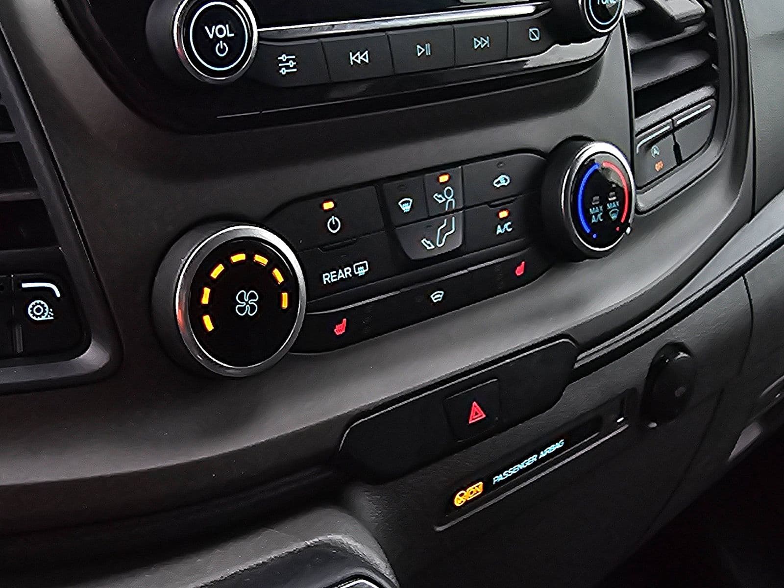 Ford Transit thumbnail 9