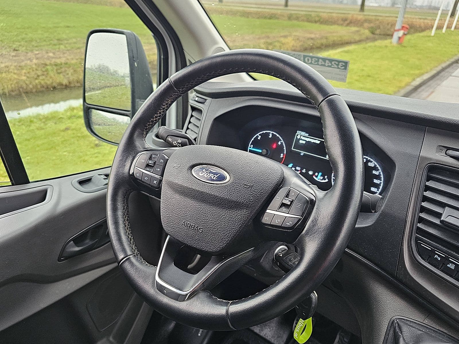 Ford Transit thumbnail 9